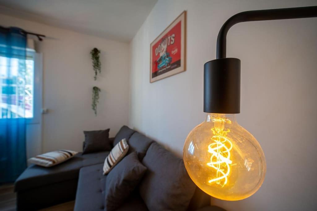 Fully Equiped Wifi Apartment Sleeps 6 Marseille Exteriör bild